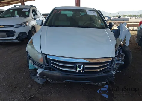 2012 Honda Accord 2.4 Se из США, поврежденный, VIN 1HGCP2F61CA109115